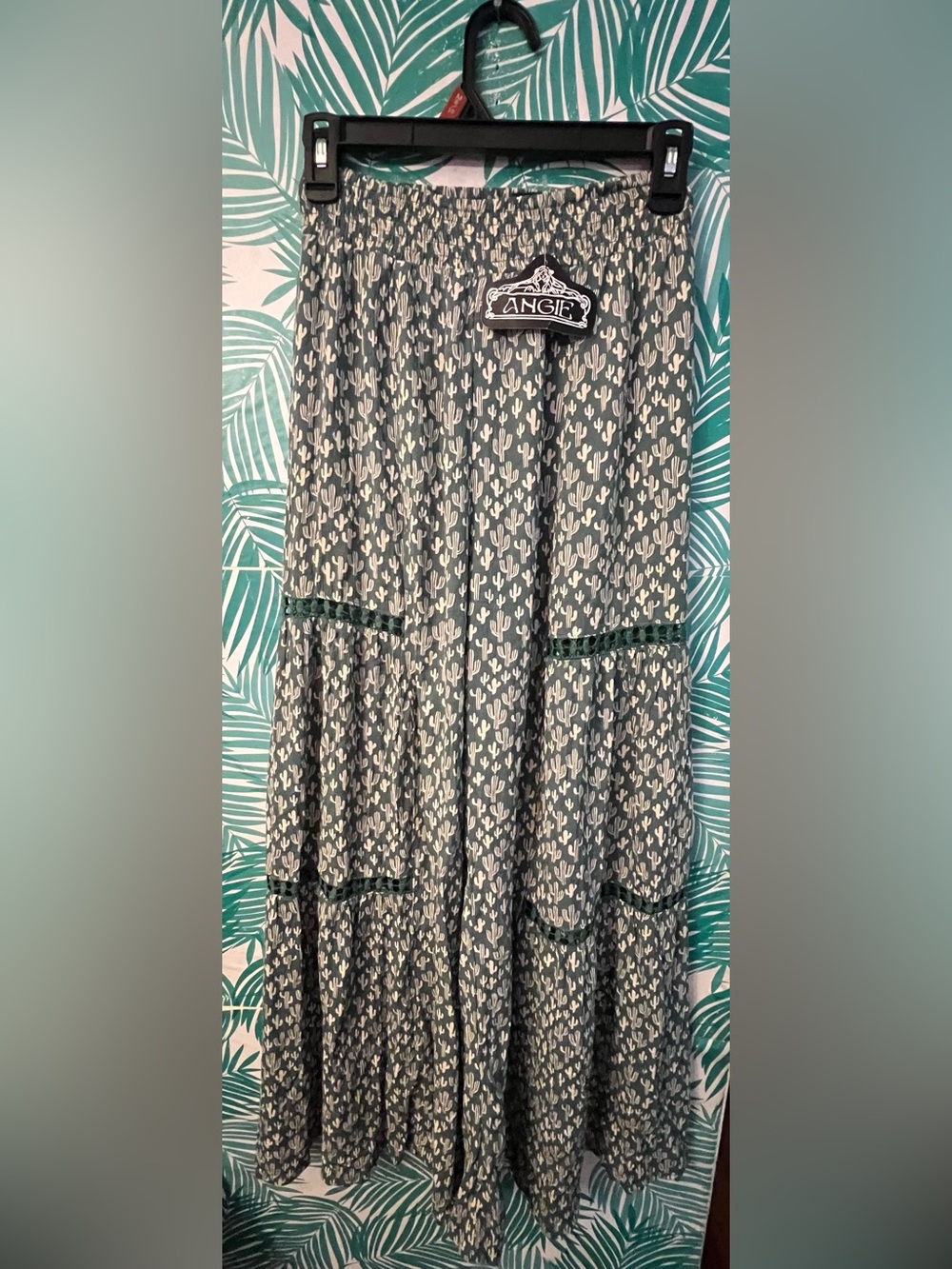 Angie Green Cactus Printed Tiered wide leg pants w/ crochet inserts  sz S NWT